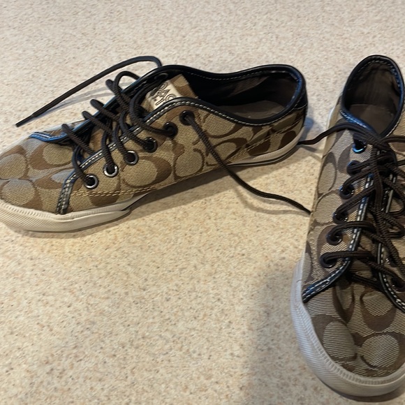 Coach sneakers size 5.5 - Picture 3 of 7